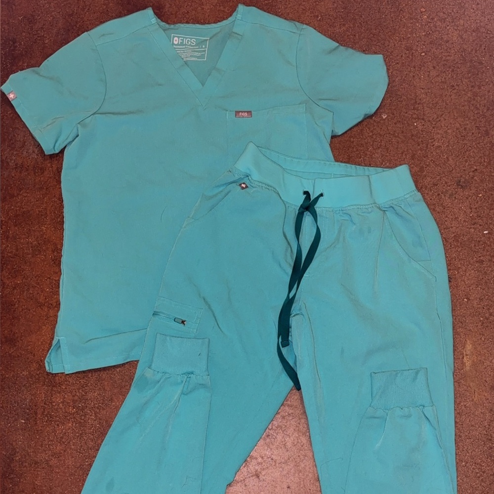 Oasis Figs Scrub Set